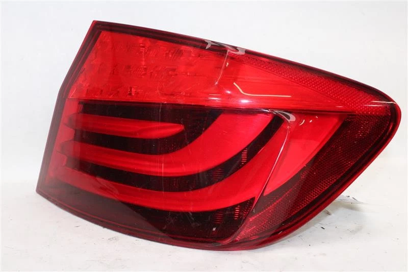 Used Right Tail Light Assembly fits: 2013 Bmw ACTIVEHYBRID 5 quarter panel mount - Image 3 of 4
