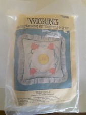 Vintage Leisure Arts 'Wicking Candlewicking Kit to Stitch Quilt TULIP CIRCLE