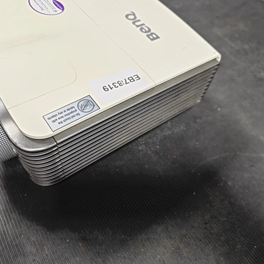 BenQ MX713ST Projektor - Ungeprüft, Kratzer, Nein Kabel - Bild 4 von 4