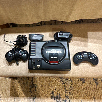 SEGA Genesis Console Bundle Controllers Power Adapter MPN 1601 NTSC-U/C RCA