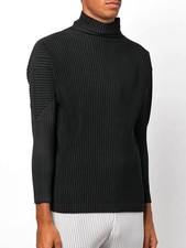 Issey Miyake Hombre Básico Plisado Cuello Alto Manga Larga