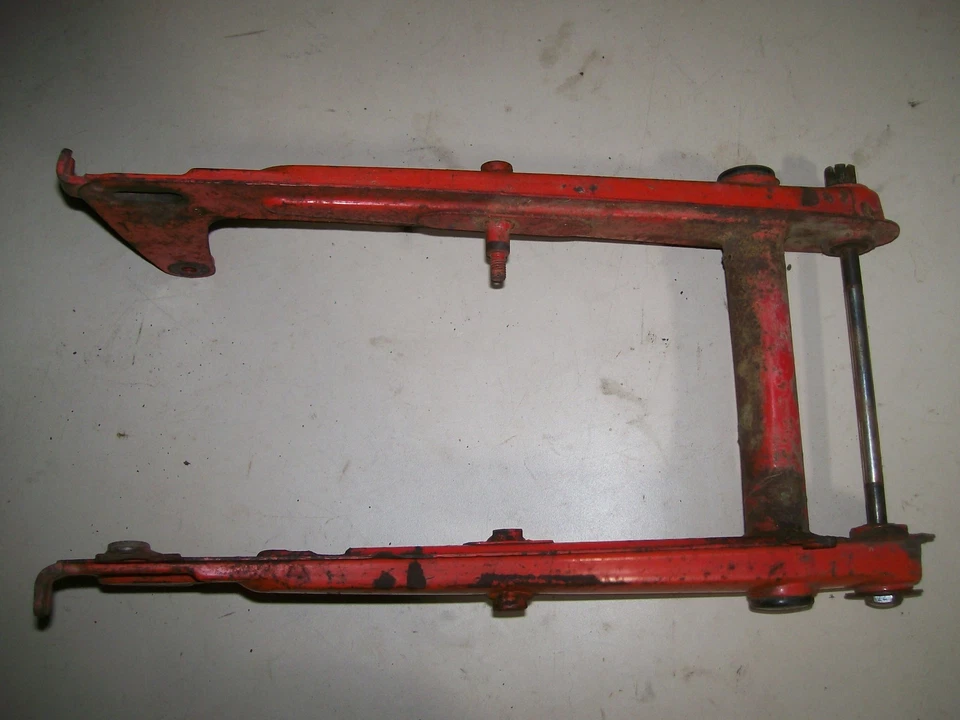 Honda Super Cub 50 1963 brazo oscilante Foto 3 de 4