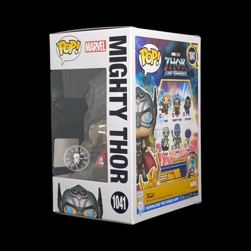 ¡Funko Pop + Protector! Marvel #1041 Love & Thunder Mighty Thor GITD MCCC *Como nuevo* - Imagen 4 de 12