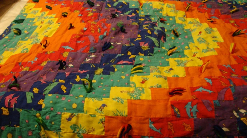 Edredón de bebé hecho a mano para guardería niño pequeño cálida suave manta de bebé 42" x 44" 170 Foto 3 de 4