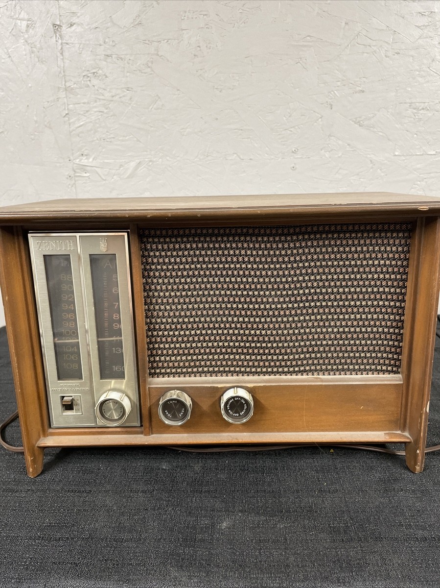 Vintage Zenith Long-Distance Tube Power Radio Model X334 WORKS