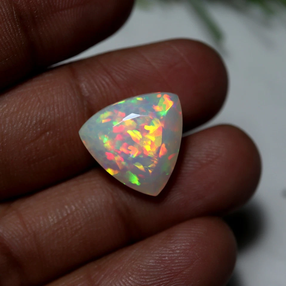 Piedra preciosa sólida de ópalo etíope natural fuego llamativo corte billón 16x15,6 mm 9,5 quilates Foto 2 de 4