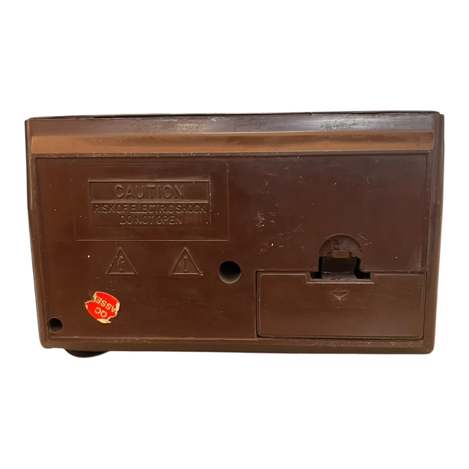 Tozai Reloj Despertador Digital Reposo Batería Pantalla Roja ATC3035 Funciona De Colección Básico Foto 4 de 4