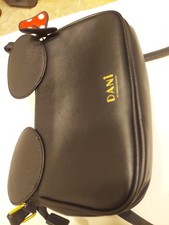 Borsa a tracolla Dani in pelle nera con design orecchie di topo