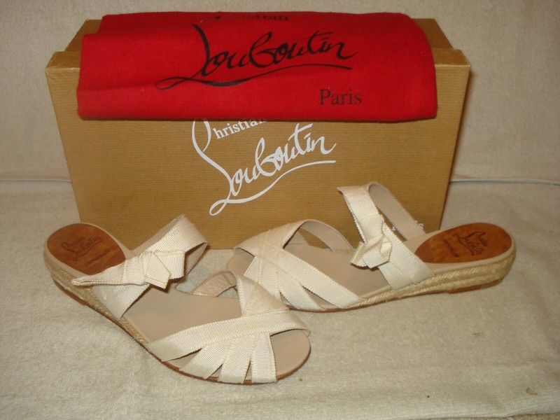 100% AUTHENTIC NEW WOMEN LOUBOUTIN DELFIN FLAT RIBBON SANDALS/ESPADRILLES US 5