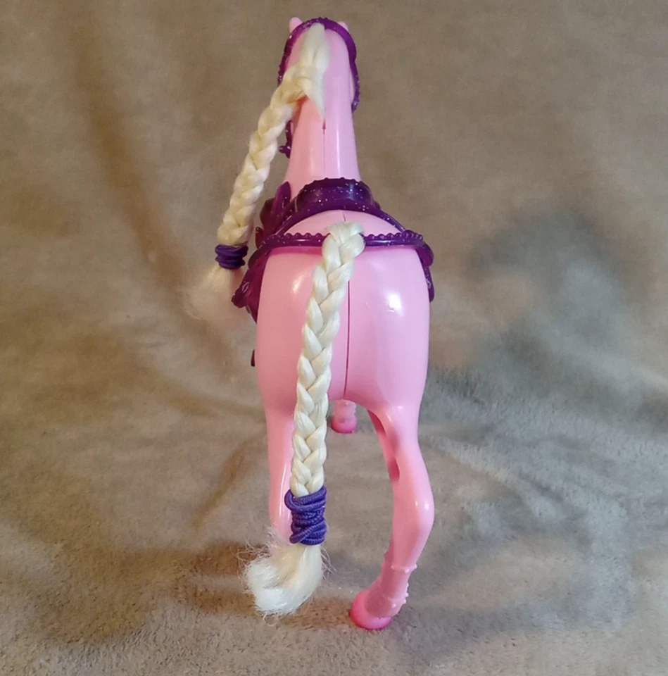 Barbie Princesas Caballo Rosa Con Riendas de Sillín Mattel 2010 Foto 4 de 4