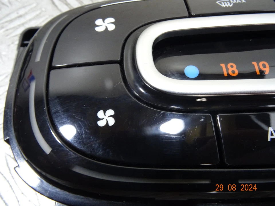 2017 SMART FORFOUR 453 MK2 5DRS HATCH 1.0 PETROL A/C HEATER CONTROL PANEL *7870 - Image 4 of 4