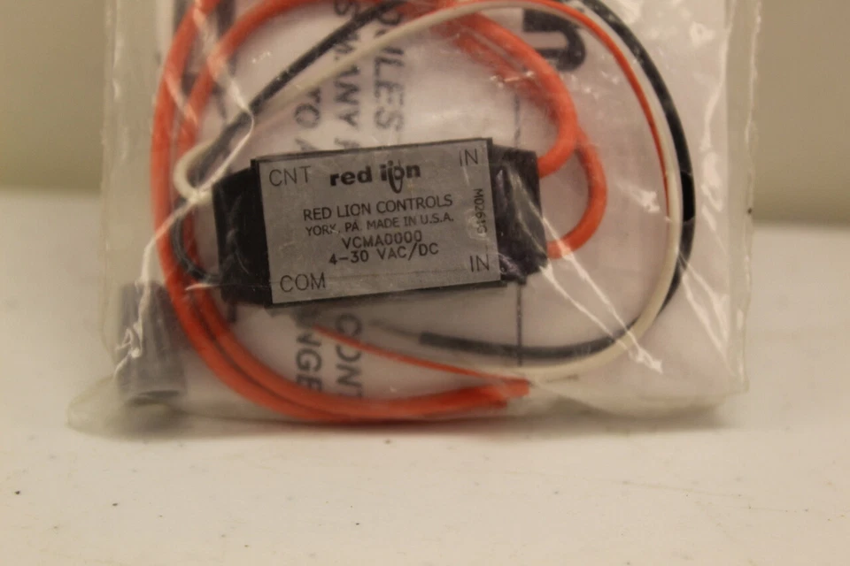 Red Lion VCMA0000 4-30VAC/DC Converter New In Bag - Image 2 of 4