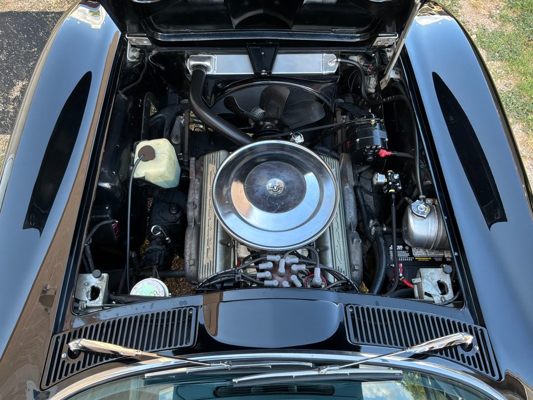 1965 Tuxedo Black Chevrolet Corvette   | C2 Corvette Photo 8