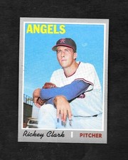 1970 TOPPS #586 RICKEY CLARK - BORDERLINE MINT - 4.99 MAX SHIPPING