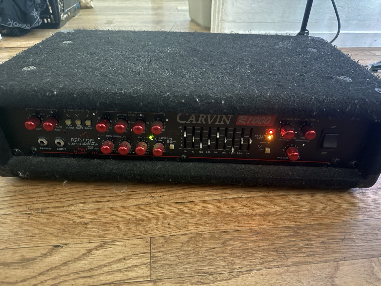 Carvin R1000 Hybrid Tube Bass Amplifier (Rack Mounted, Effects, Stereo, XLR/TS)