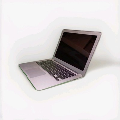 Apple MacBook Air A1466/ i5 1.8GHz /4GB /120GB SSD /OS CATALINA /Slight Scratche