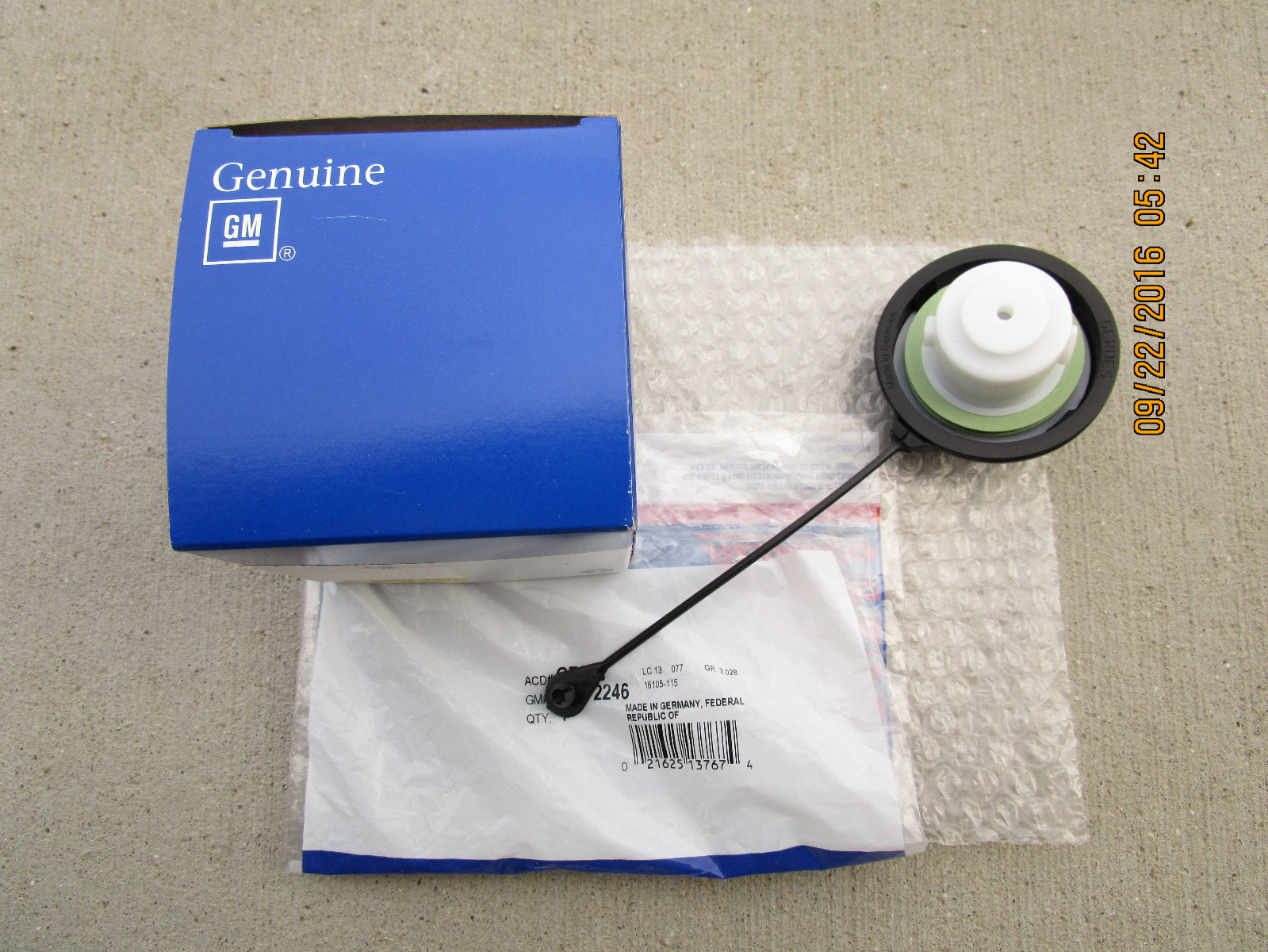 06 10 CHEVY HHR LS LT SS FUEL GAS TANK FILLER CAP WITH TETHER OEM NEW