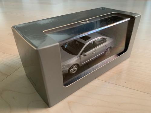 Volkswagen Passat - scala 1/43 - modellino auto VW Minichamps - Foto 10 di 11