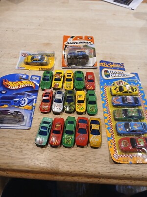 28 dyicast cars from Hot Wheels, Road Racers, Matchbox and Road Champs