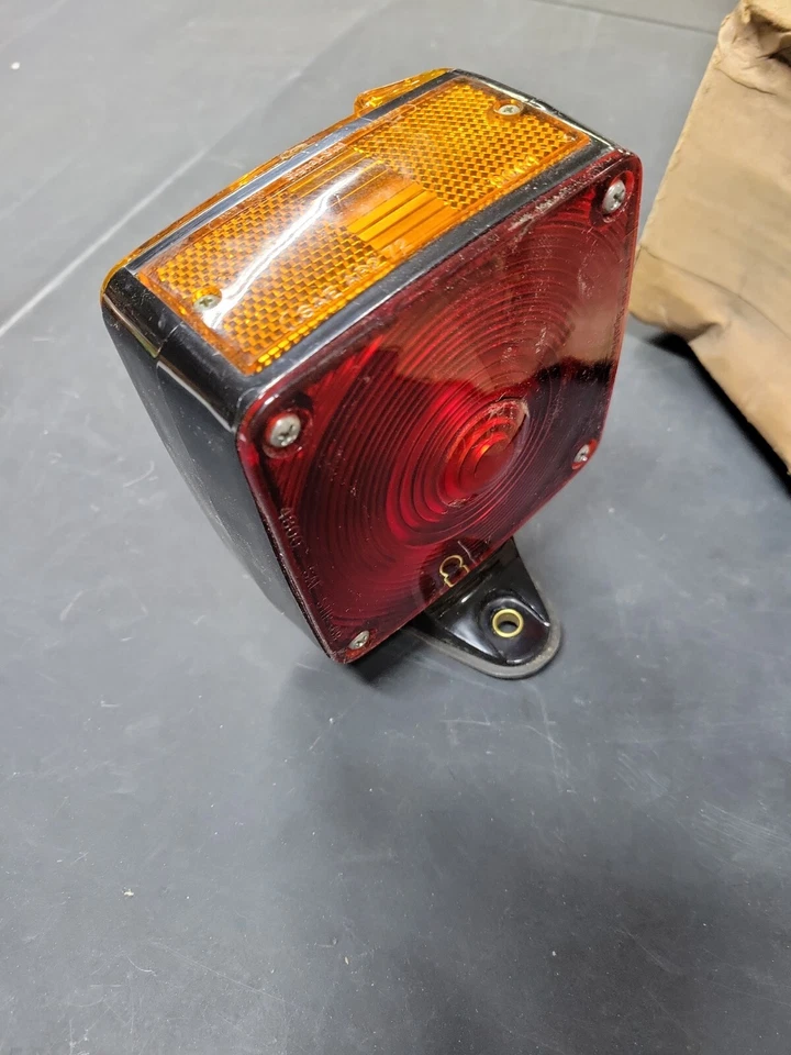NOS GM 73 75 77 78 雪佛兰 GMC 中号 DUTY Parking Marker 灯 ASM 农场支架床 — 第 4/4 张图片