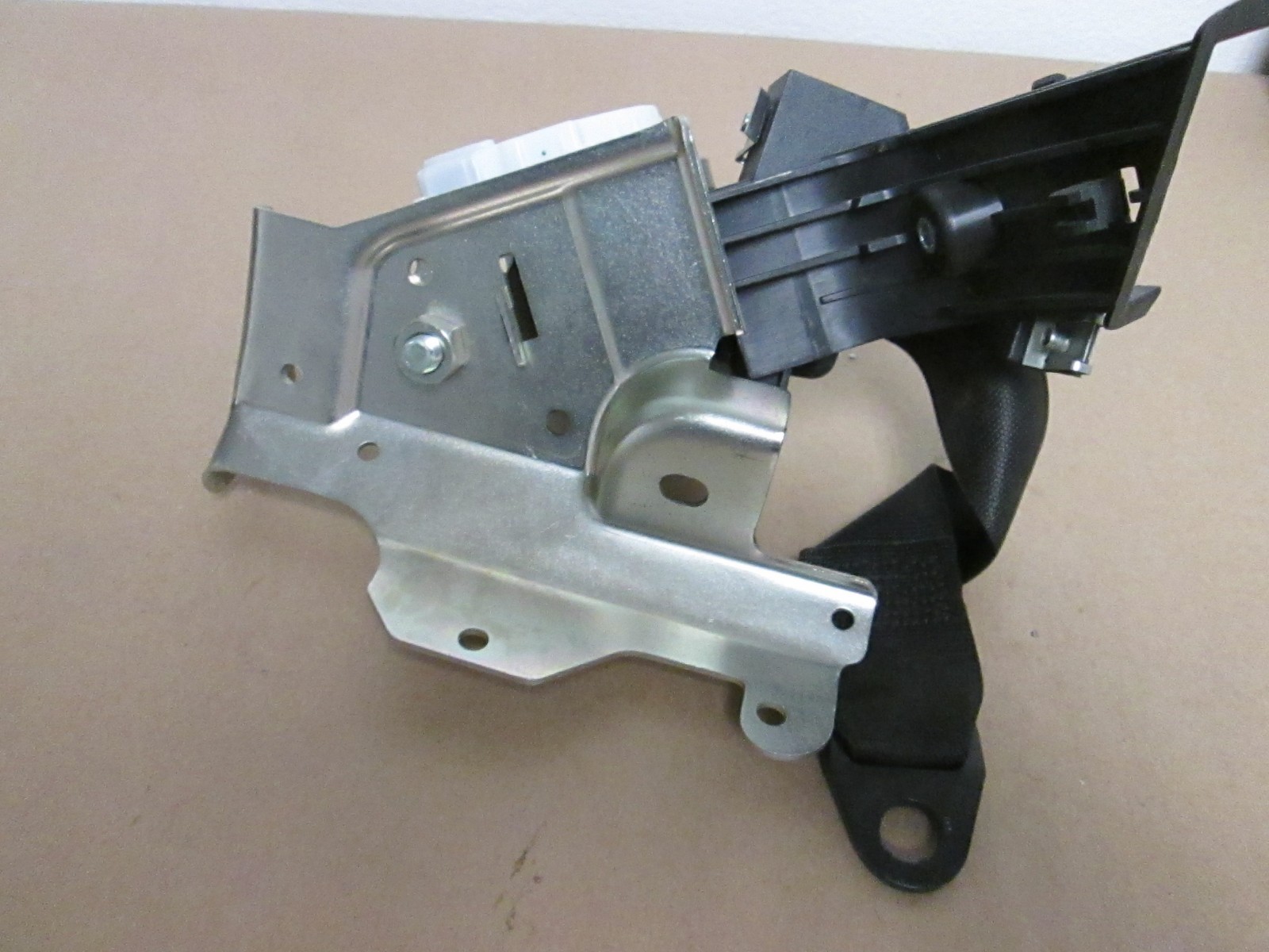 Ferrari California - RH Rear Seat Belt # 65802500