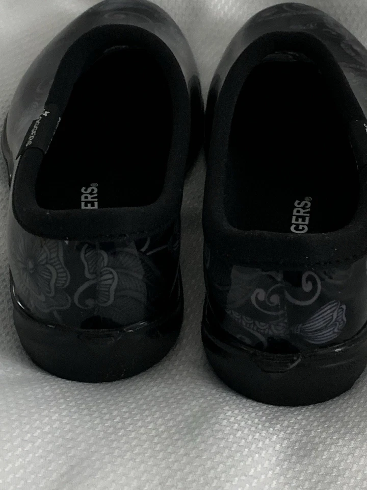Zapatos Sloggers Mujer Talla 7 Negro Patrón Floral Impermeable Jardín Comodidad EE. UU. Foto 4 de 4