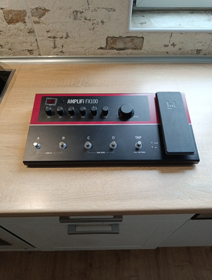 Line 6 AMPLIFi FX100 - Modeling Floorboard mit passenden Case