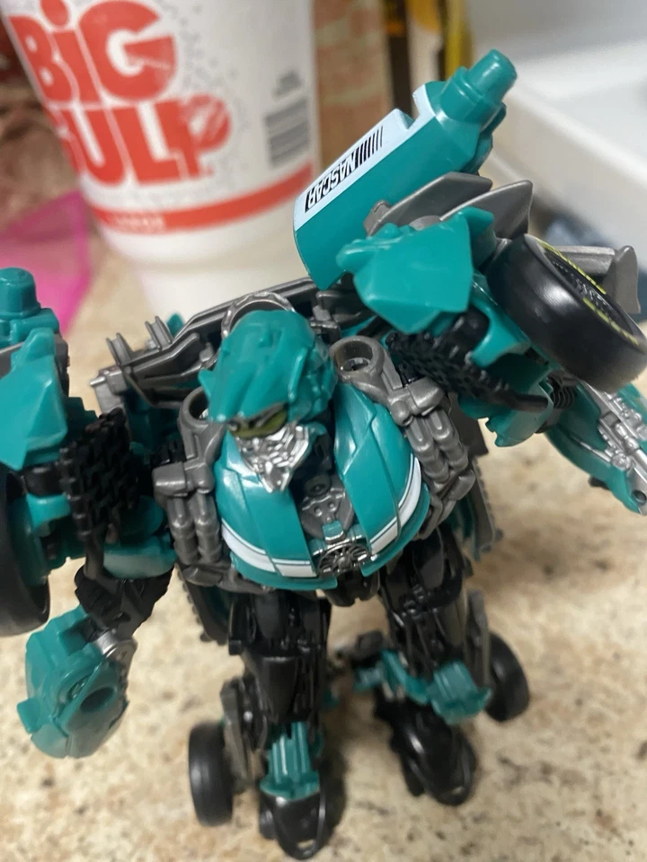 Transformers Studio Series 58 Roadbuster Missing Weapons - Image 2 of 4