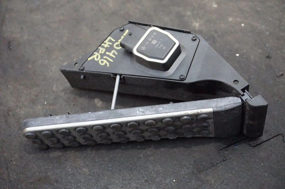 Accelerator Gas Pedal OEM & Sensor Mercedes Benz S-Class S400 S550 S600 S63 2015 - Image 2 of 4