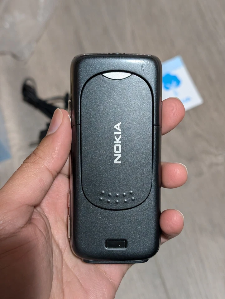 Nokia N73  - Black (Unlocked) - Image 4 of 4