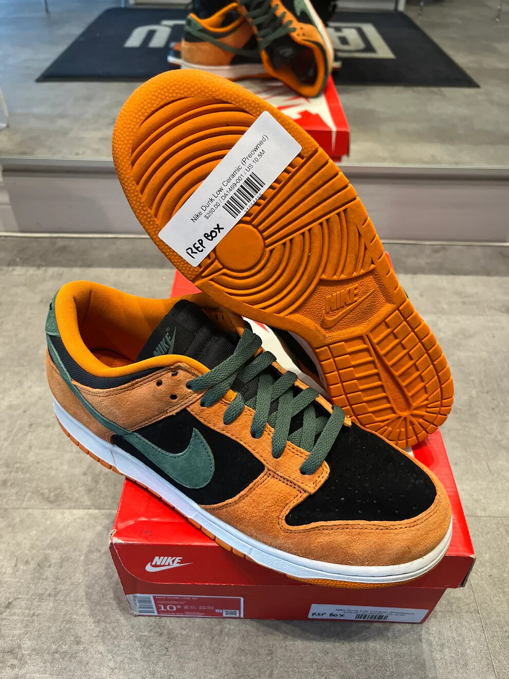 Used Nike Dunk Low Ceramic DA1469-001 Size 6.5 SHIPS FAST