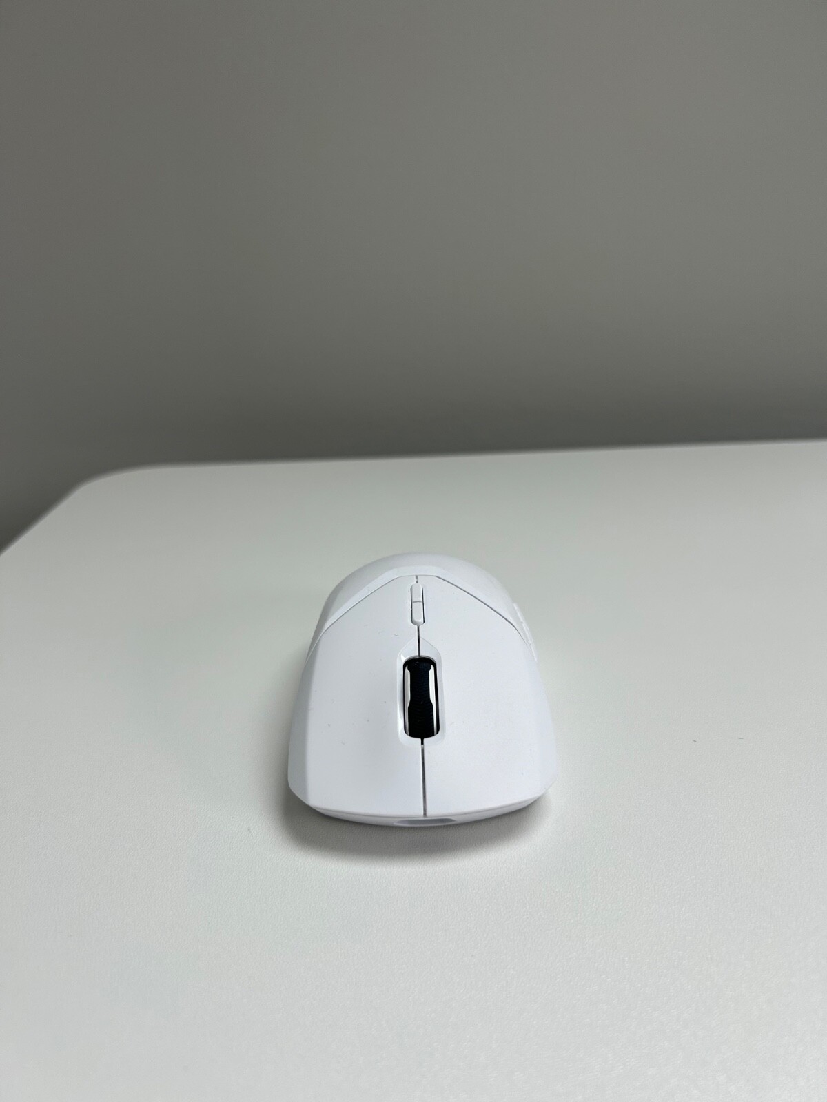 Wireless VT9 Pro White Gaming Mouse with High Precision Sensor-image