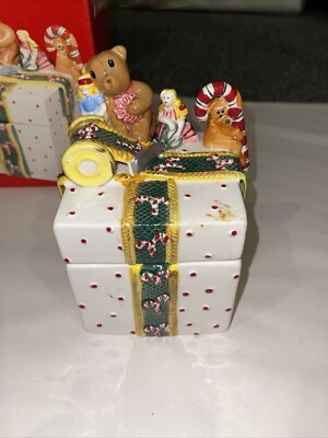 NIKKO CHRISTMAS 3D PRESENT COVERED TRINKET VANITY BOX / LID TEDDY BEAR  IN BOX
