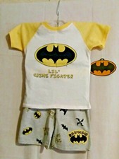 New DC Comics Batman t-shirt and shorts outfit Sz 24 months