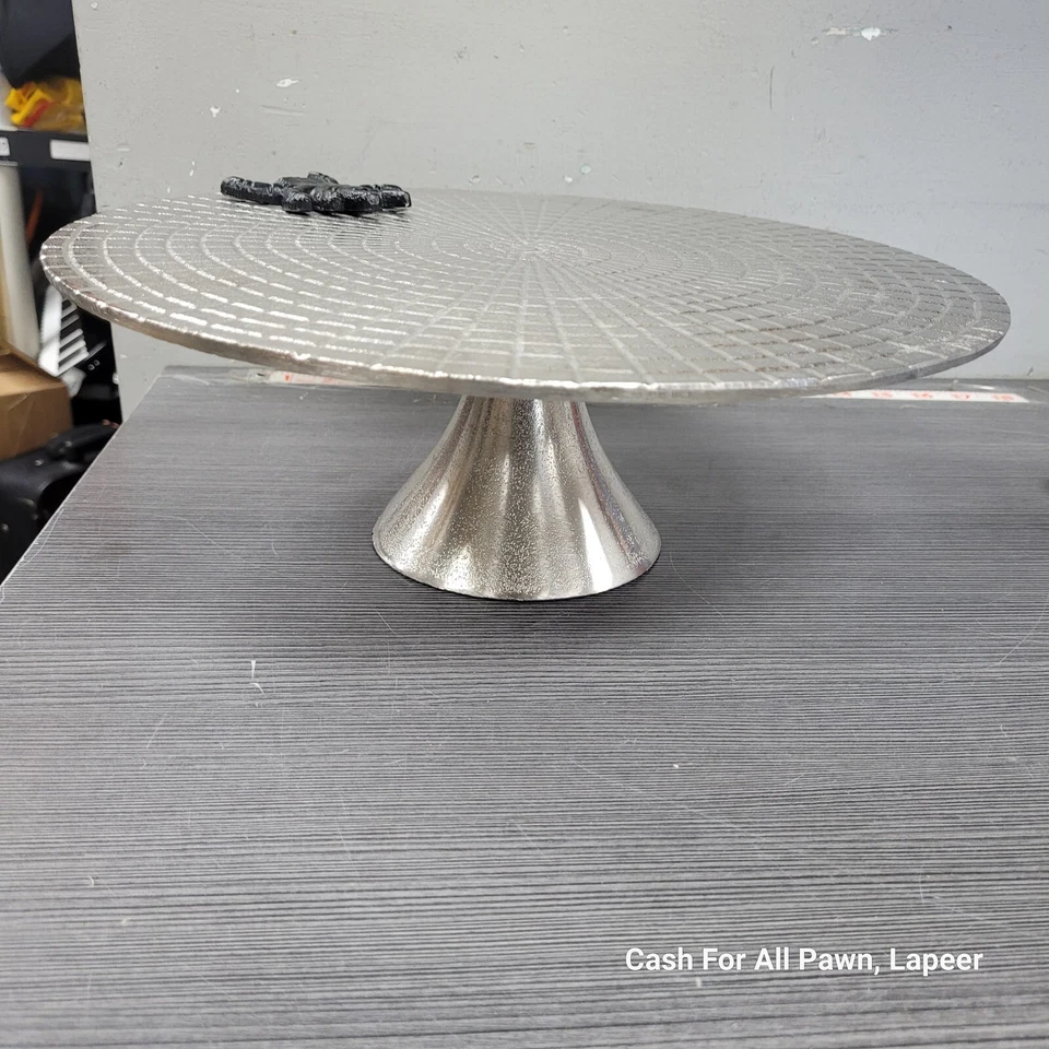 Plato de postre vintage fundido halloween tela de araña pastel pedestal plata postre insecto Foto 3 de 4