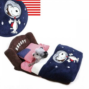 snoopy dog bed