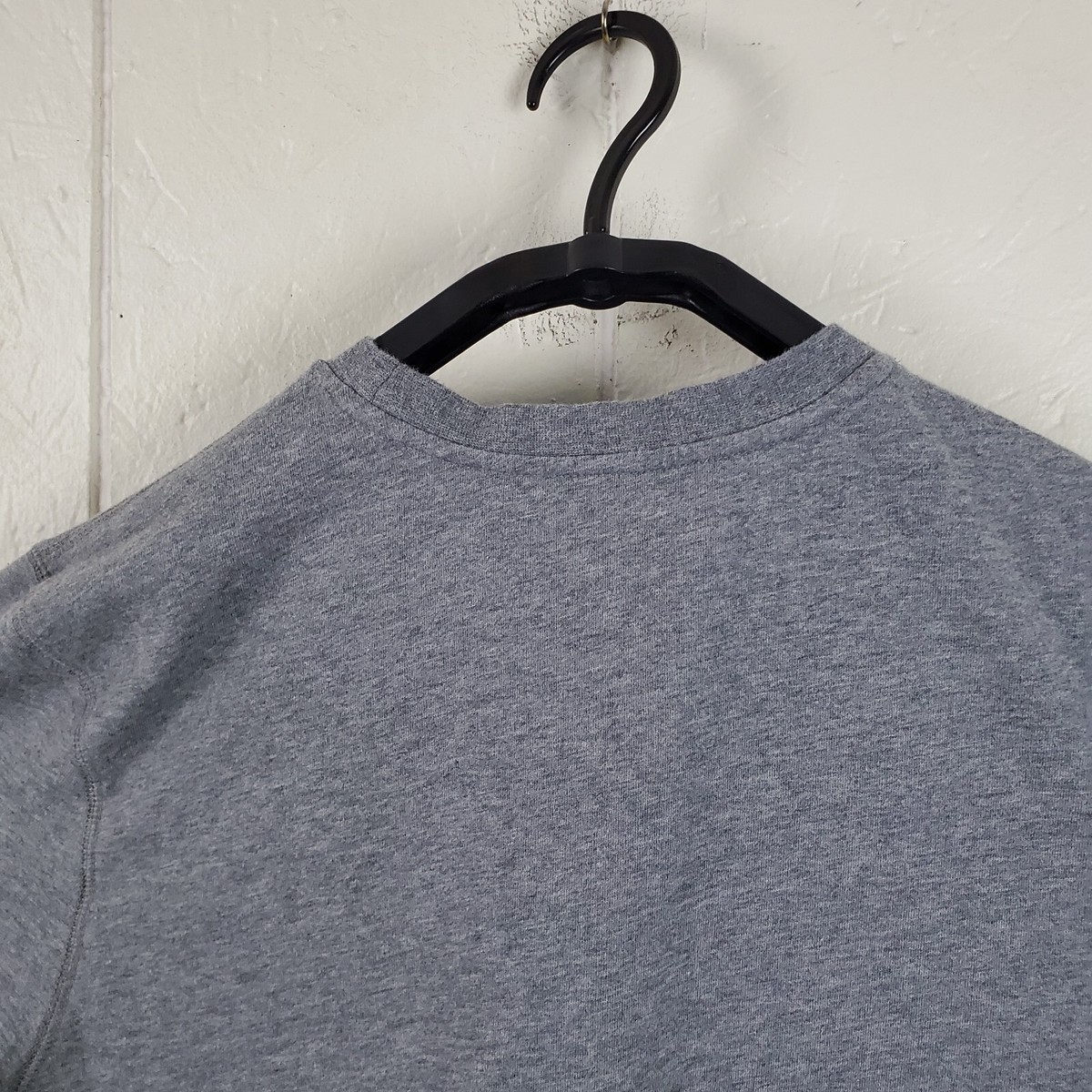 Undefeated Shirt Mens Large Gray Crew Neck Long Sleeve