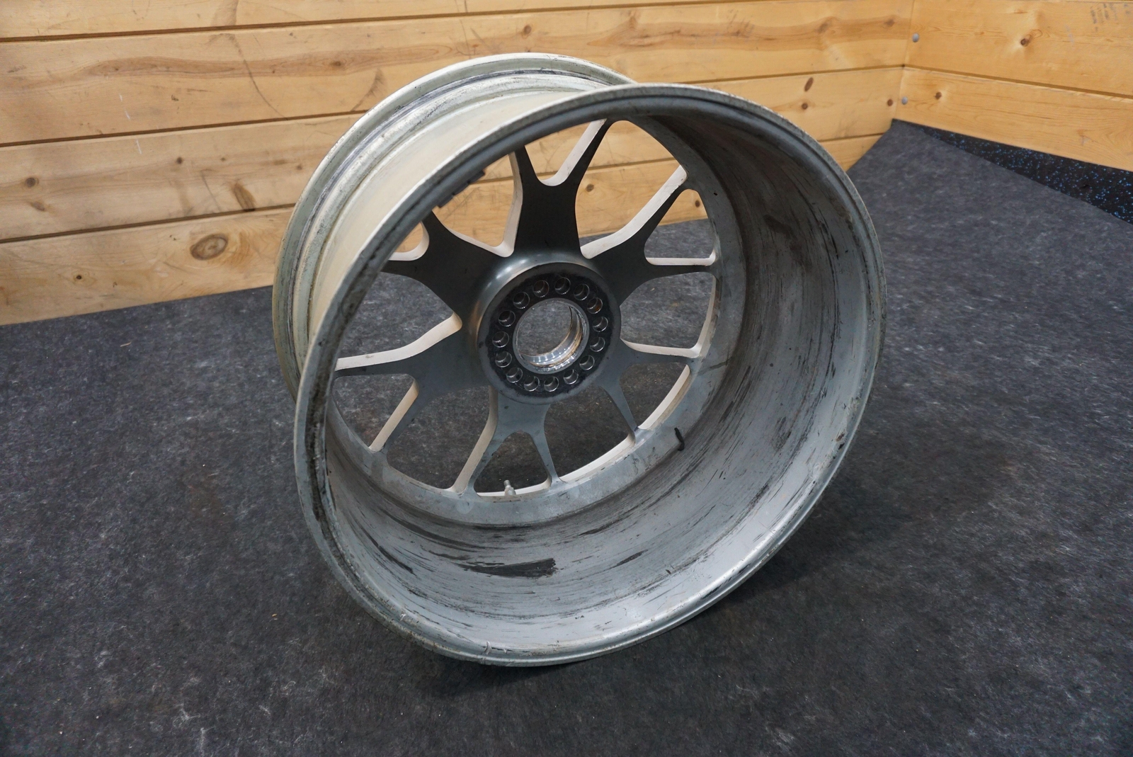 Front Right 19x9.5 Center Lock Racing Wheel Rim 341319 Ferrari 488 Challenge 18