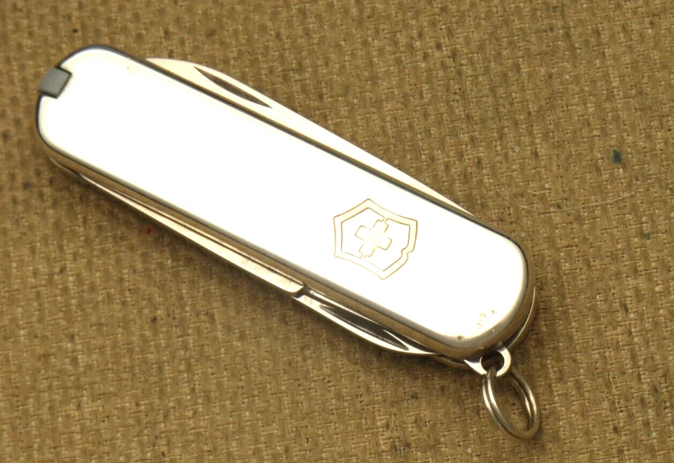 Victorinox Swiss Army Classic SD - RARE Sterling Silver Handles TIFFANY & CO - Image 4 of 4