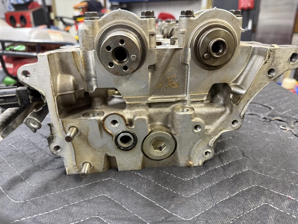 Culata derecha para 05-11 Toyota Tacoma 4.0 1110139746 lado pasajero Foto 2 de 4