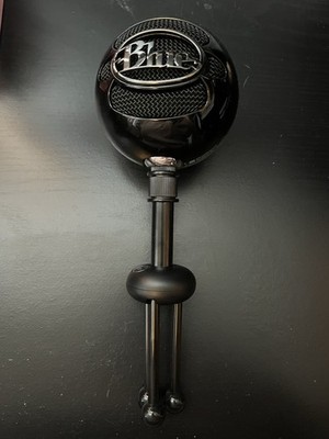 Blue Microphones Snowball Ice USB Condenser Microphone with Tripod Stand Black