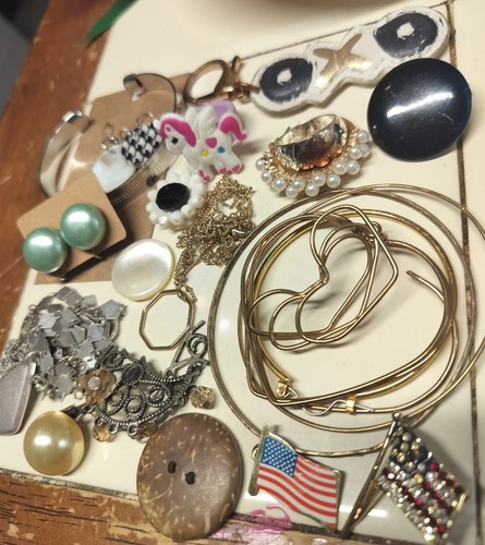 2 Pfund 10 Unzen Vintage bis jetzt gemischt Schmuck ALLE SCHROTT HANDWERK Trödel Schublade Ersatzteile 4 - Bild 3 von 15