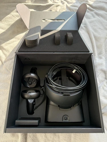 Oculus Rift S VR Headset - Complete Set with Box, Excellent Condition