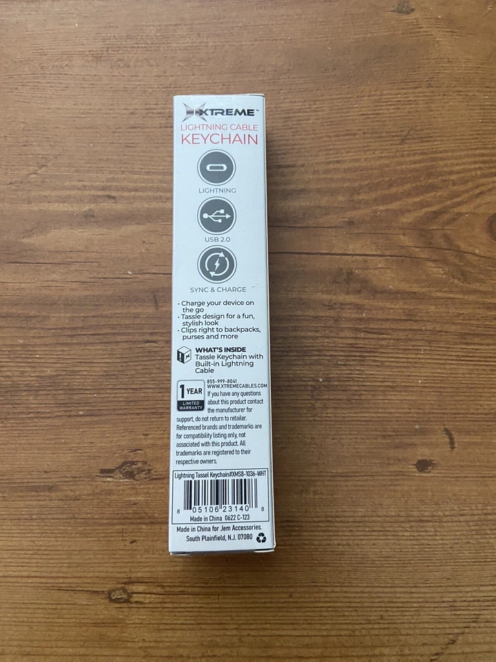 Xtreme Cable 钥匙扣 带流苏和充电线 — 第 2/2 张图片
