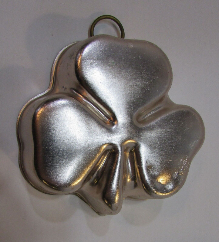 Vintage 1960s 3 Leaf Clover Coppertone Aluminum Small 3" Jello Food Mold