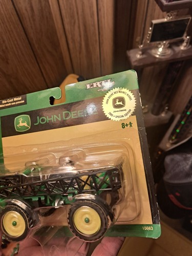 John Deere 4920 Sprayer 1:64 2005 DES MOINES WORKS Special Edition NIP - Picture 4 of 9