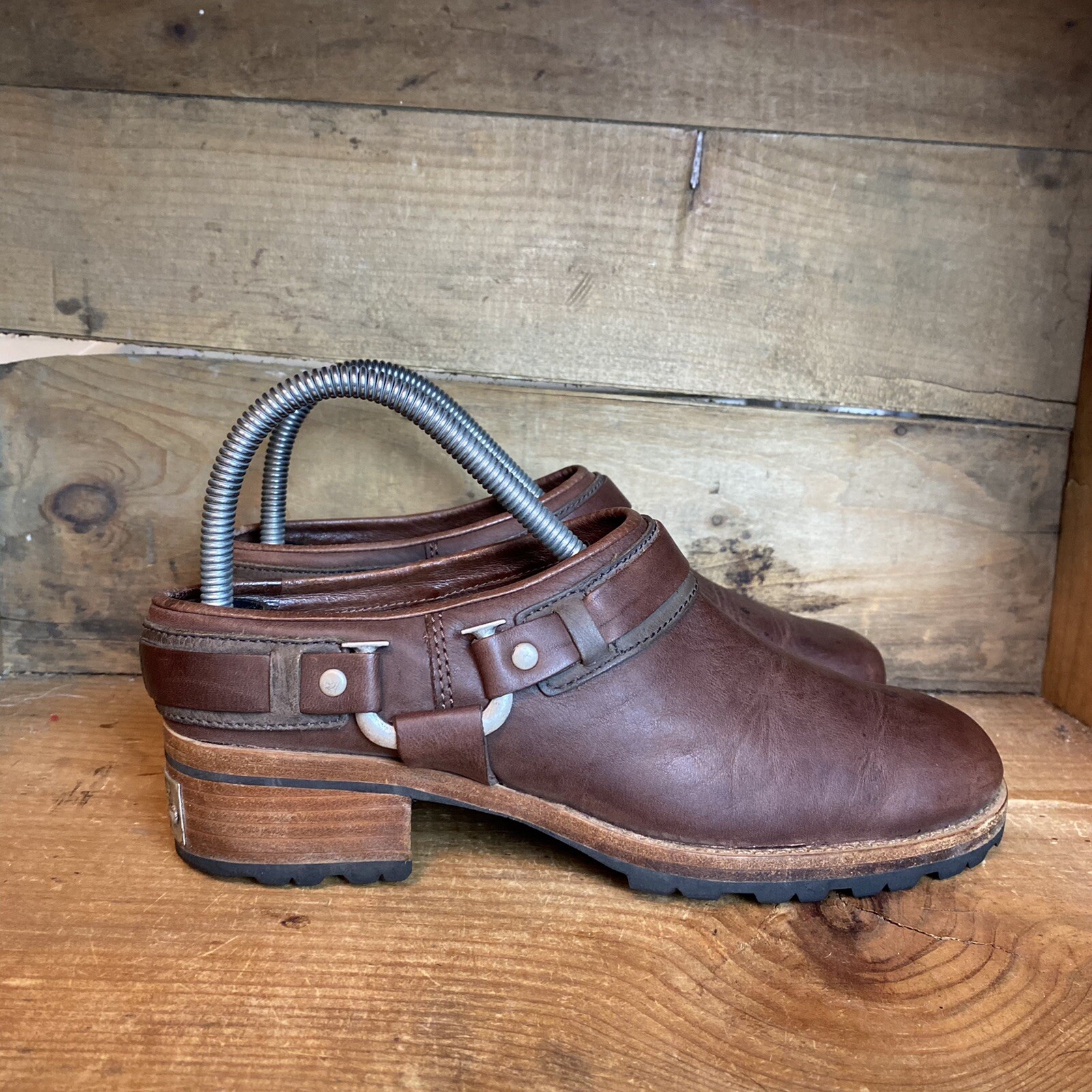 UGG Australia Sullivan Casual Harness 