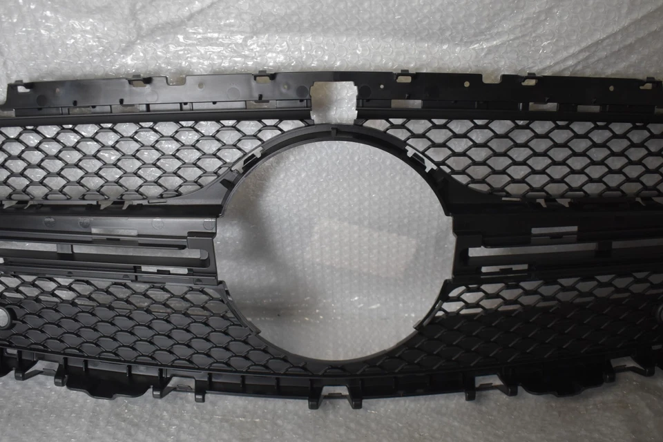 CUBIERTA RADIADOR MERCEDES BENZ CLS53 AMG 4MATIC 2019-2021 OEM A 257 885 25 02 Foto 3 de 4