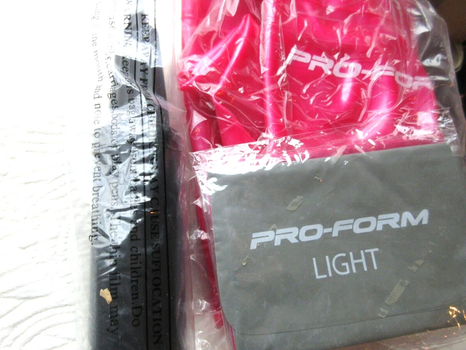 PRO-FORM 65cm PILATES EXERCISE BALL + PUMP + RESISTANCE BANDS + EXERCISE CHART - Image 4 of 4