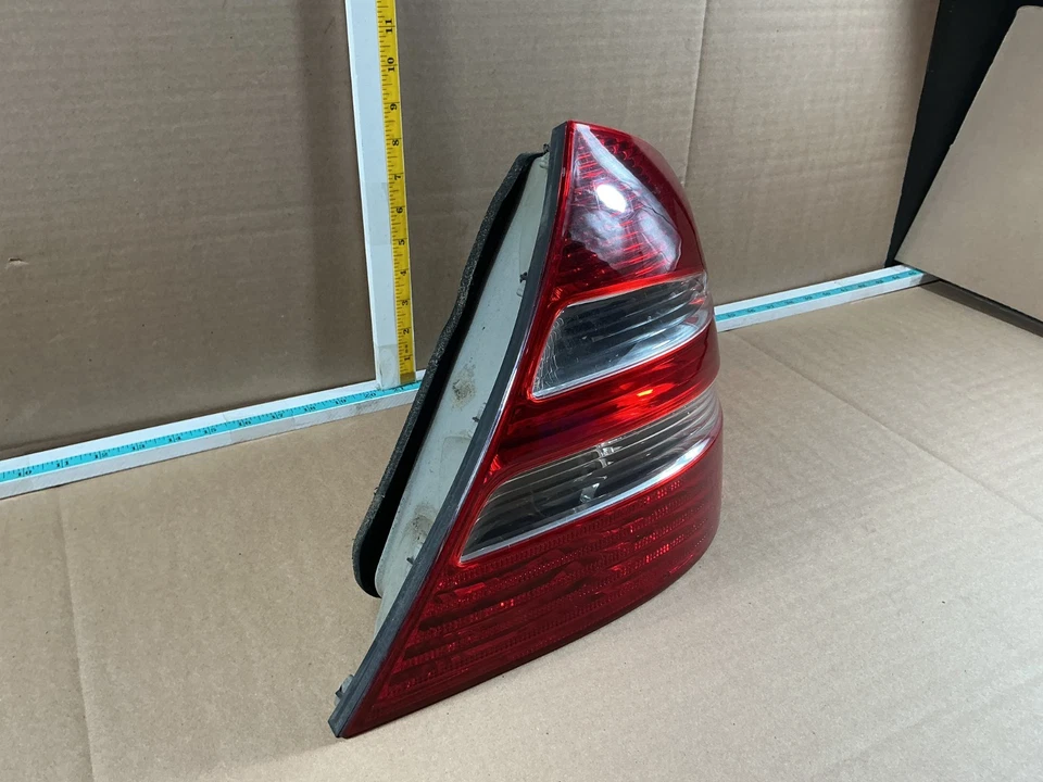 Conjunto de luz trasera derecha mercedes-benz e500 2003-2009 a2118200464 fabricante de equipos originales Foto 3 de 4